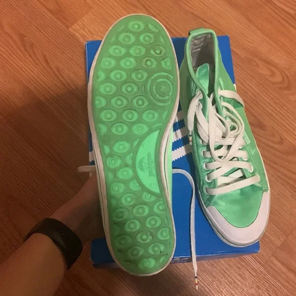 Adidas - Picture 2 of 4